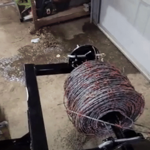 Hitch-mounted Barb Wire Unroller