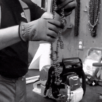 Universal Portable Chainsaw Chain Box - 0