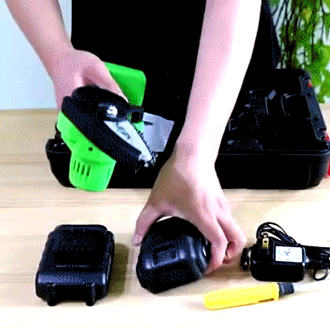 Cordless Mini Chainsaw Set